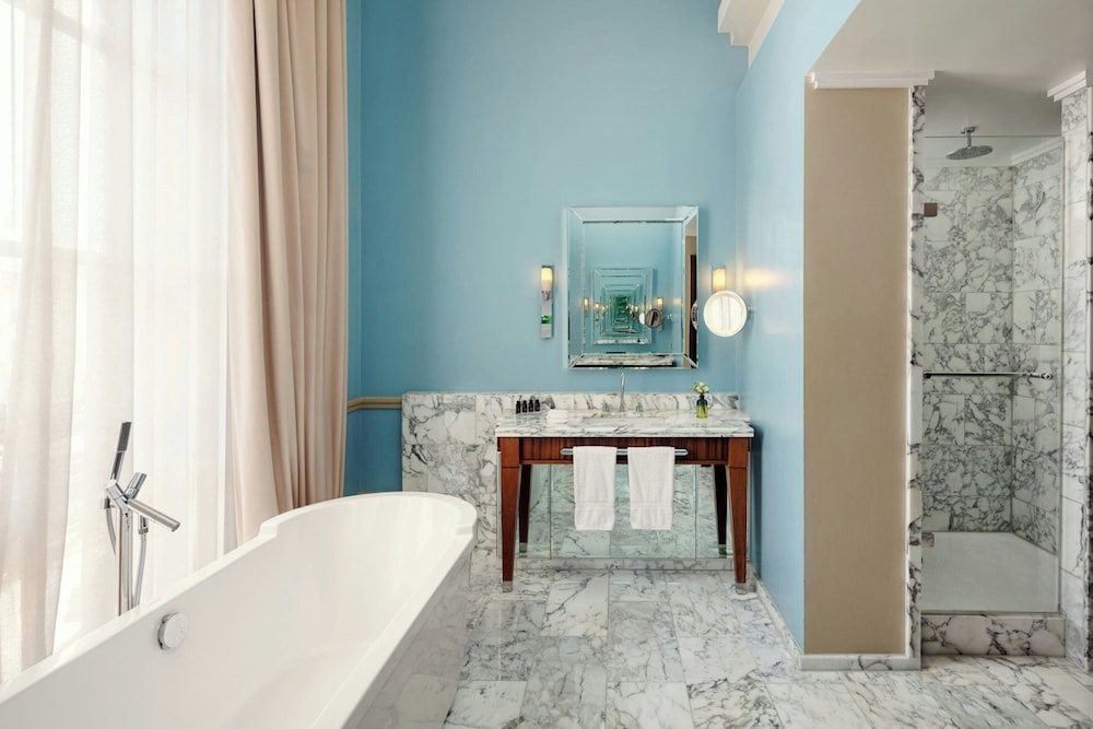 Suite, 1 Bedroom thumbnail 5