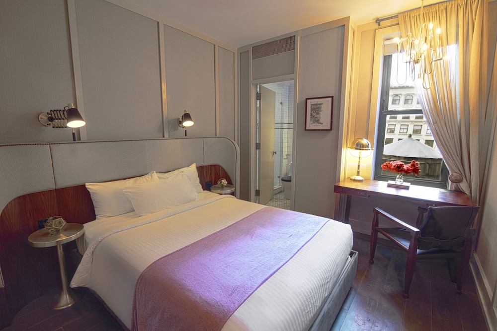 Deluxe Room, 1 Queen Bed