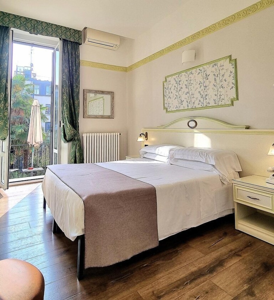 Royal Double Room, Garden View