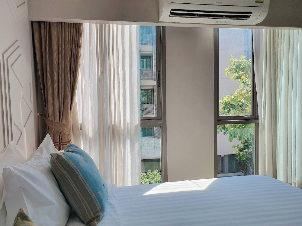 Suite, Pool View - Photo 5