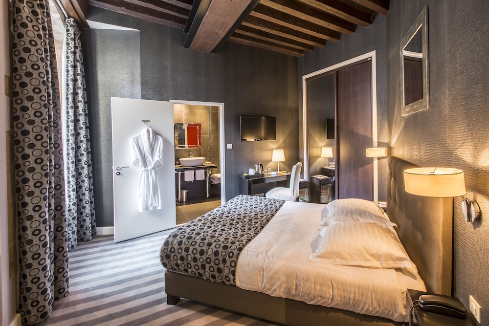 Executive Room - Photo 1