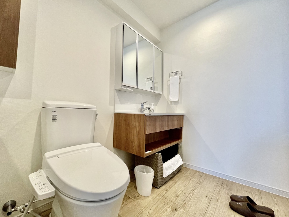 Deluxe Suite Condo with Partial Ocean View, Non Smoking photo 3