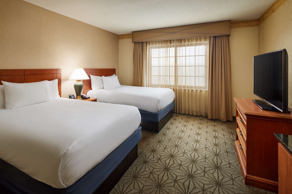 Standard Suite Two Double And One Sofa Bed Non-Smoking