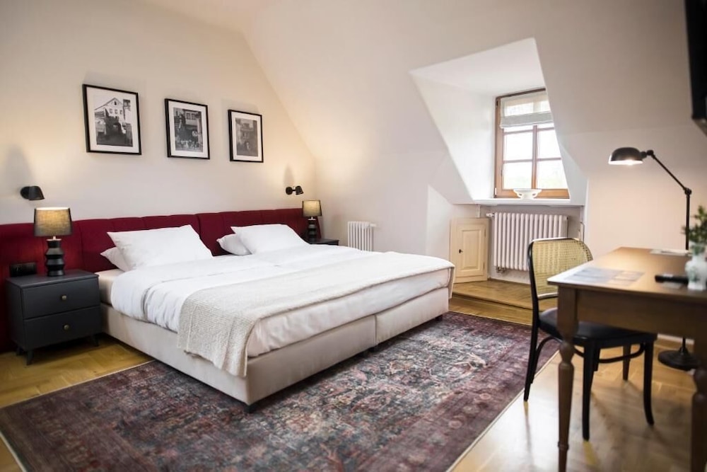 Comfort Suite, City View