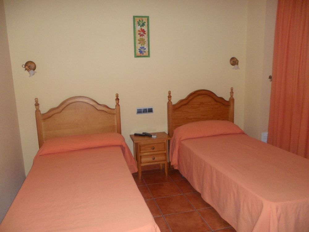 Habitación Doble Comfort de Uso Individual, 2 Camas Individuales