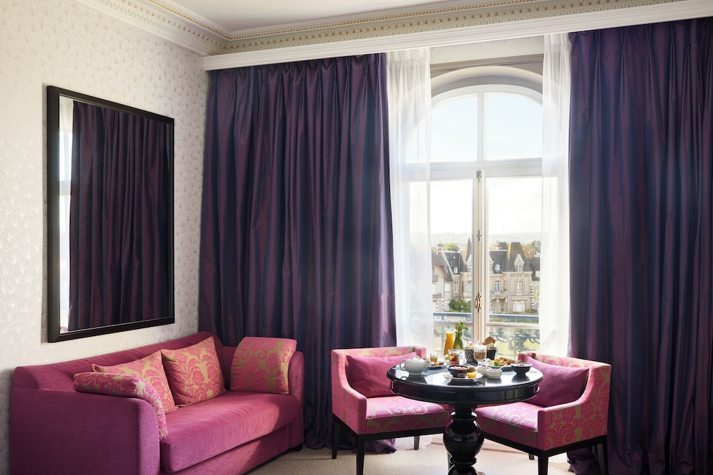 Classic Room, 1 King Bed (Garden view) - Photo 8