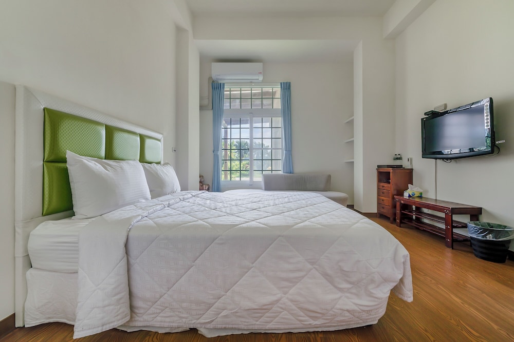 All Rooms - Photo 12