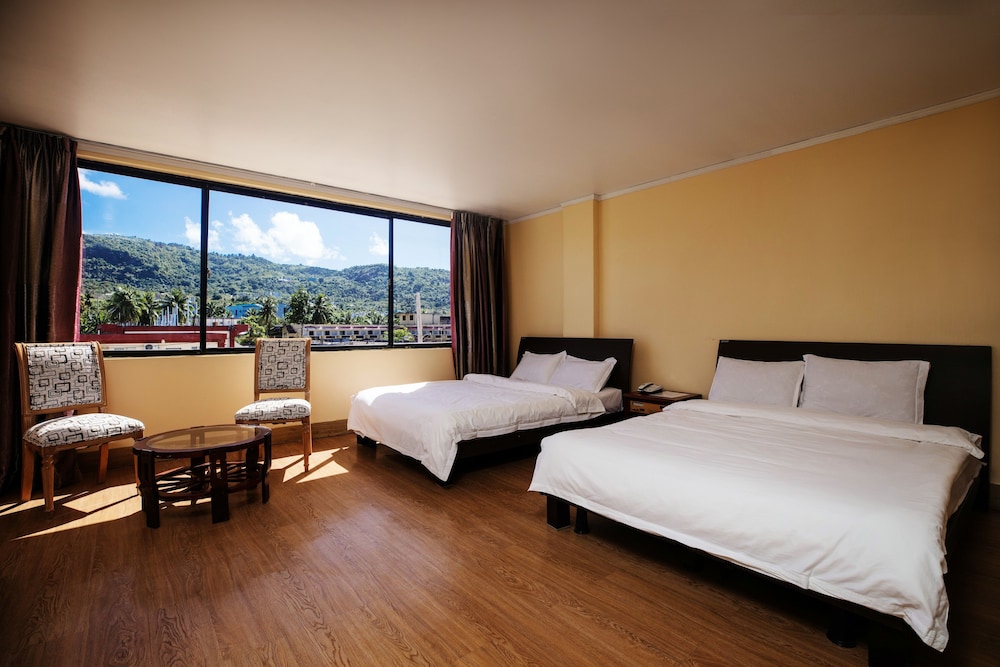 Standard Double or Twin Room, Mountain View photo 2