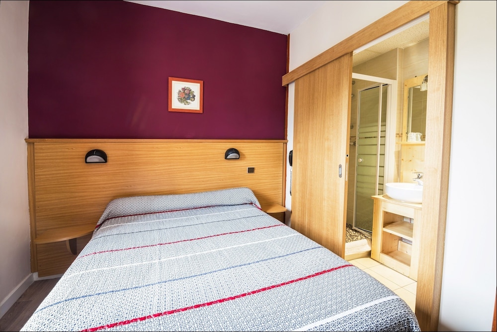 Double Room - Photo 2