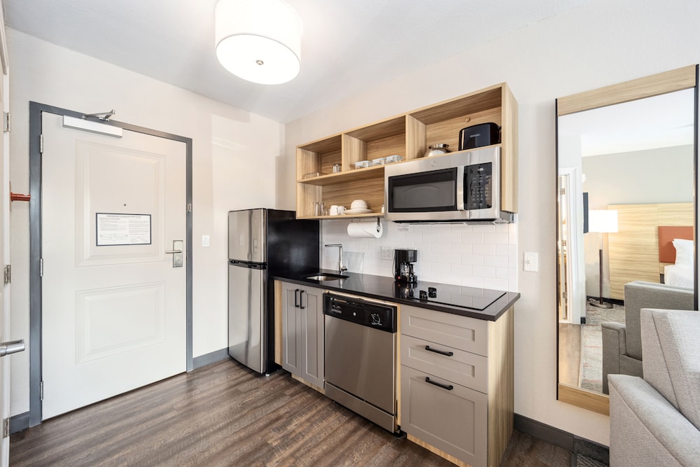 Studio Suite, 1 King Bed, Accessible (Communications, Access Tub) - Photo 4