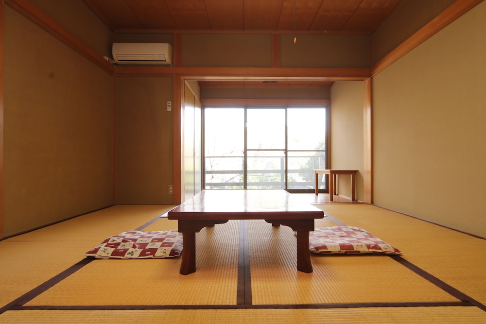 Japanese Style Room With Private Bathroom photo 2