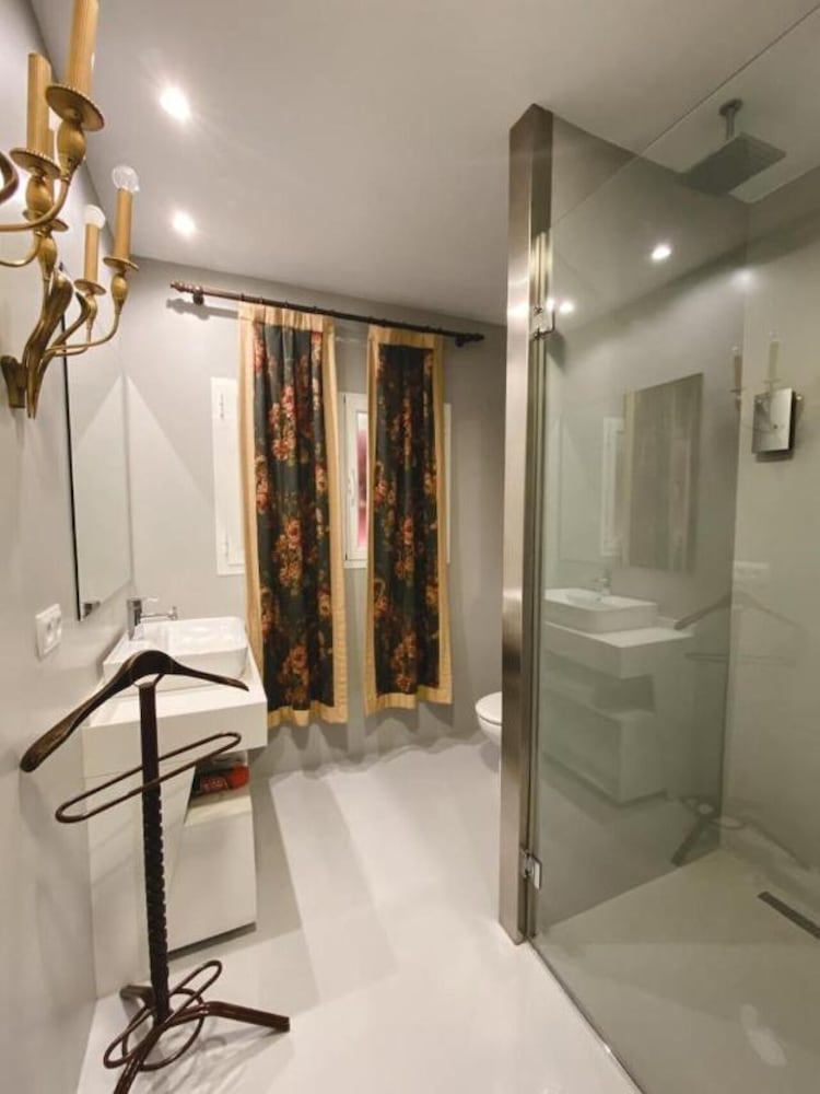 Grand Suite, 1 King Bed, Private Pool, Garden View photo 3