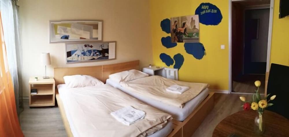 Double Room - Photo 14