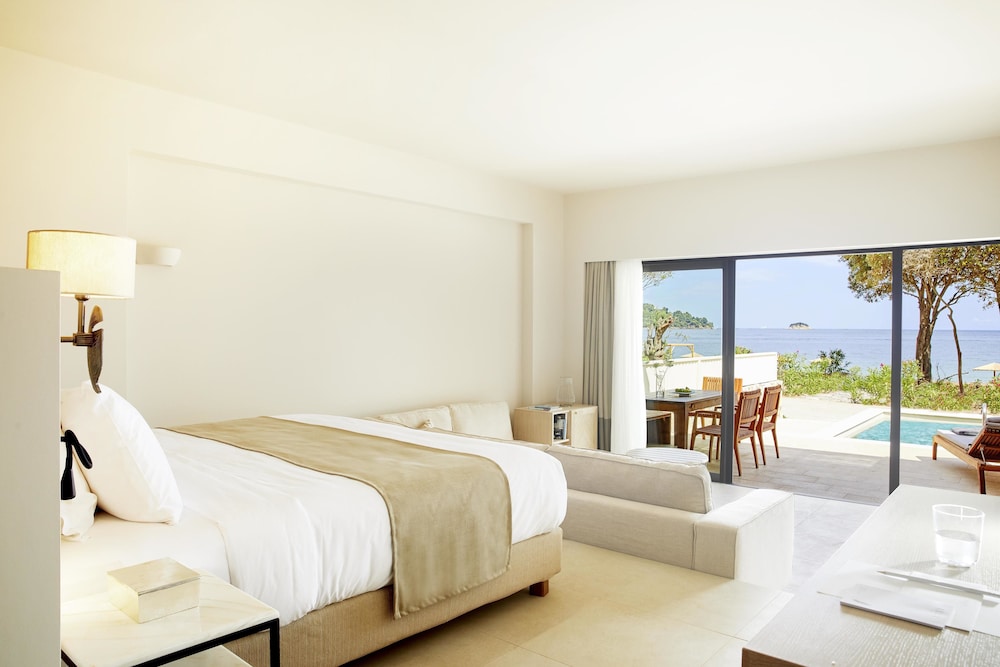 Junior Suite, Beachfront (Grace Rooms & Suites)