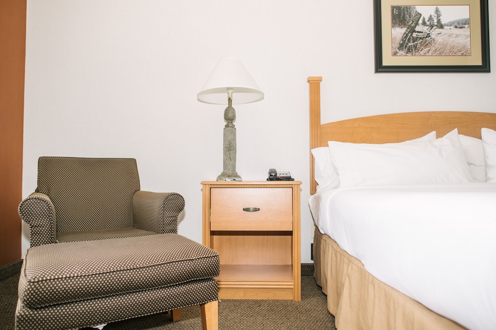 Suite, 1 King Bed, Balcony
