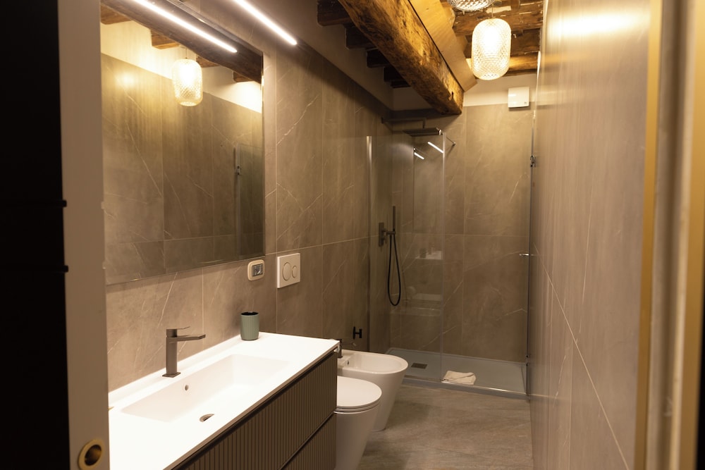 King Superior Room - Photo 3