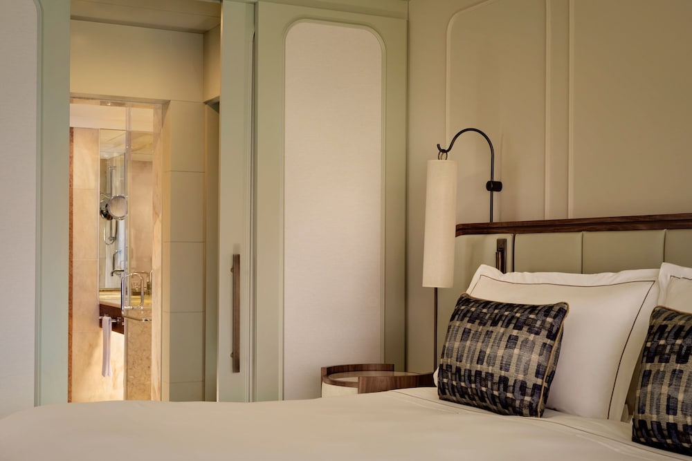 Deluxe Room, Balcony - Photo 12