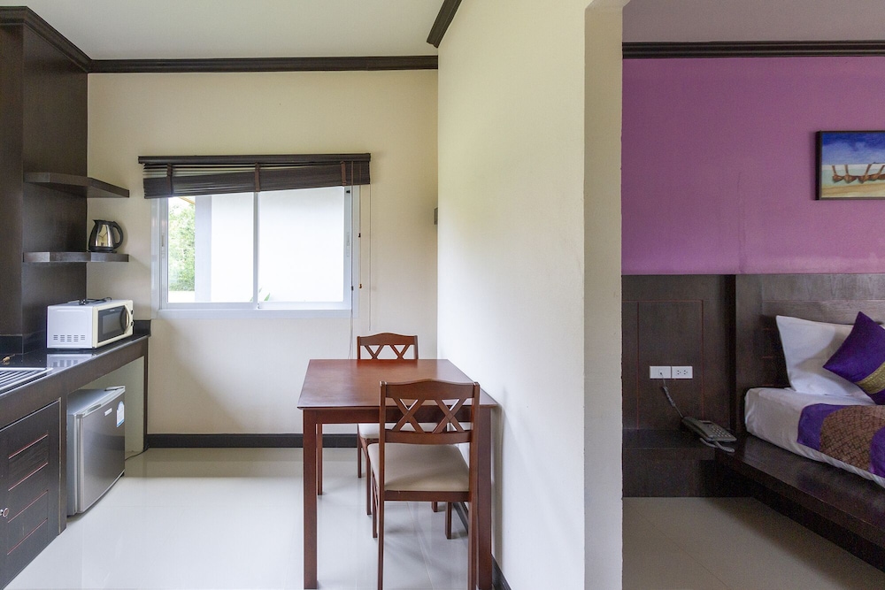 Premium Studio, 1 King Bed photo 2