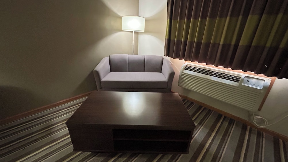 Standard Room, 1 King Bed - Photo 5