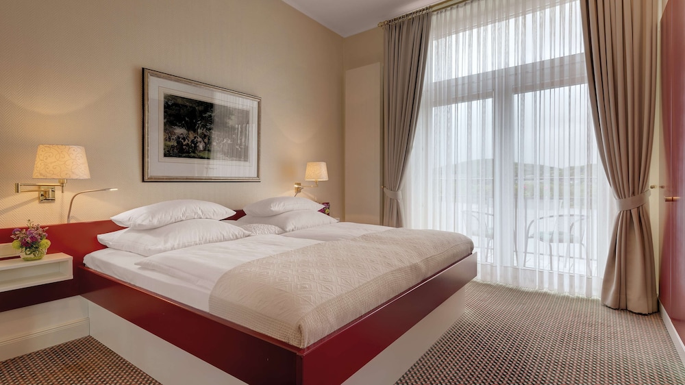 Suite, 1 Double Bed, River View - Photo 4