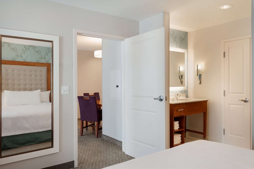 Suite, 2 Queen Beds, Accessible, Bathtub photo 1