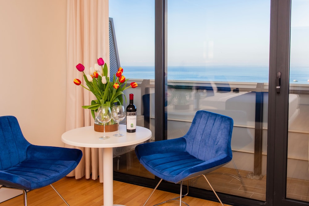 Superior Double Room, Sea View - Photo 10