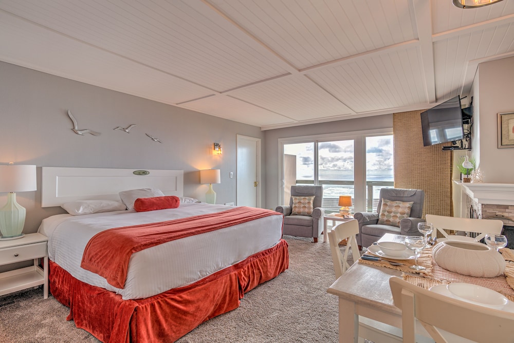 Studio, 1 King Bed, Ocean View photo 1
