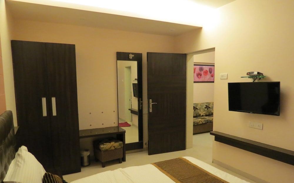 Lotus Suite AC (Jacuzi) photo 3