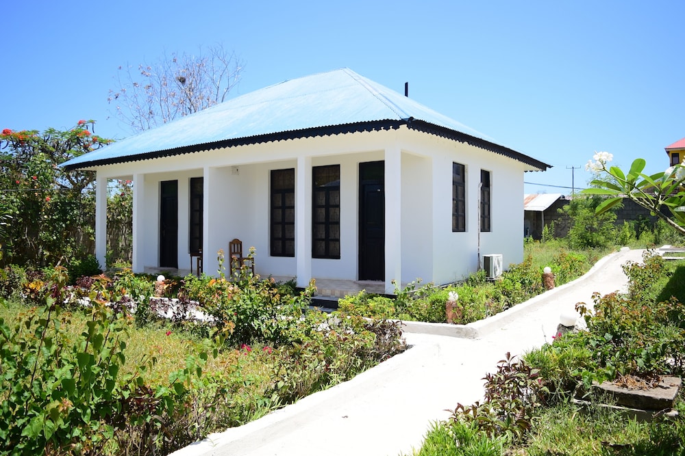 Standard Double Room, Garden View