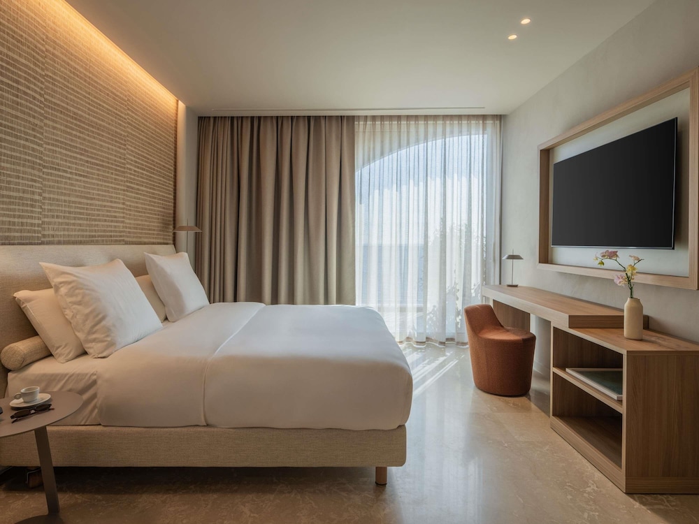Superior Room, 1 King Bed with Sofa bed