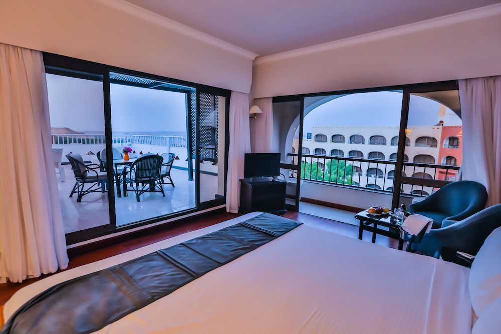 Superior Double or Twin Room, River View - Photo 2