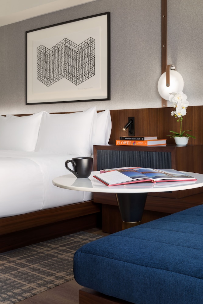 Premier Room, 1 King Bed - Accessible, Bathtub - Photo 3