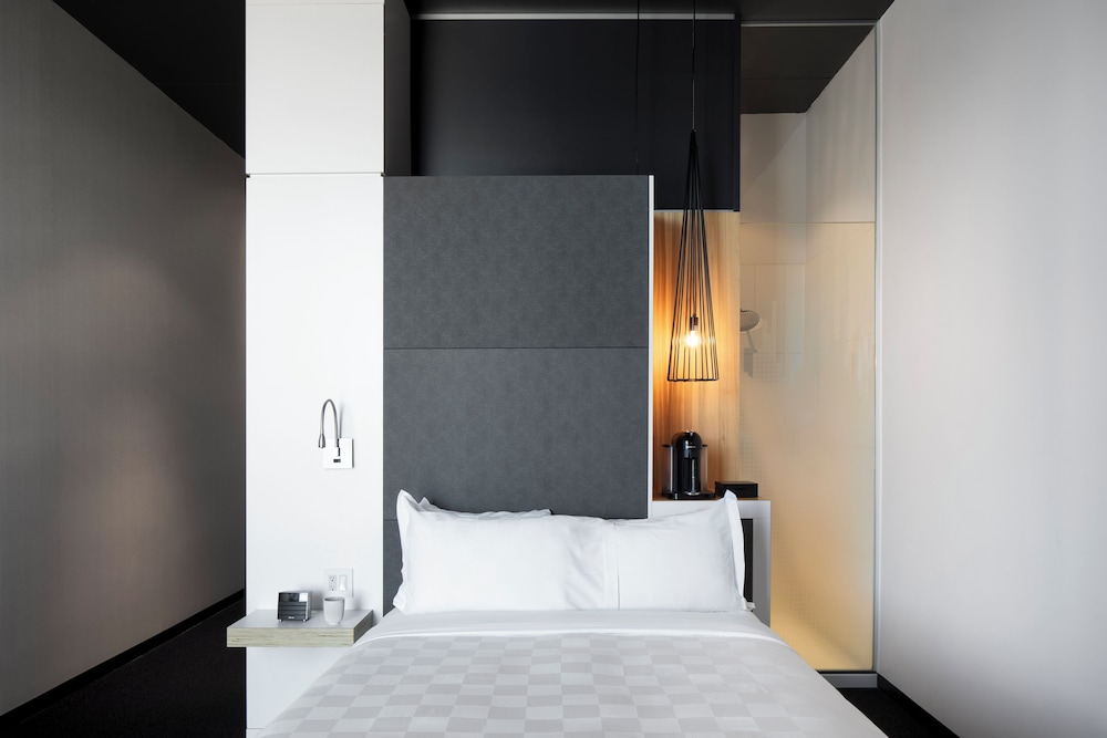 Room, 1 Queen Bed, City View photo 2