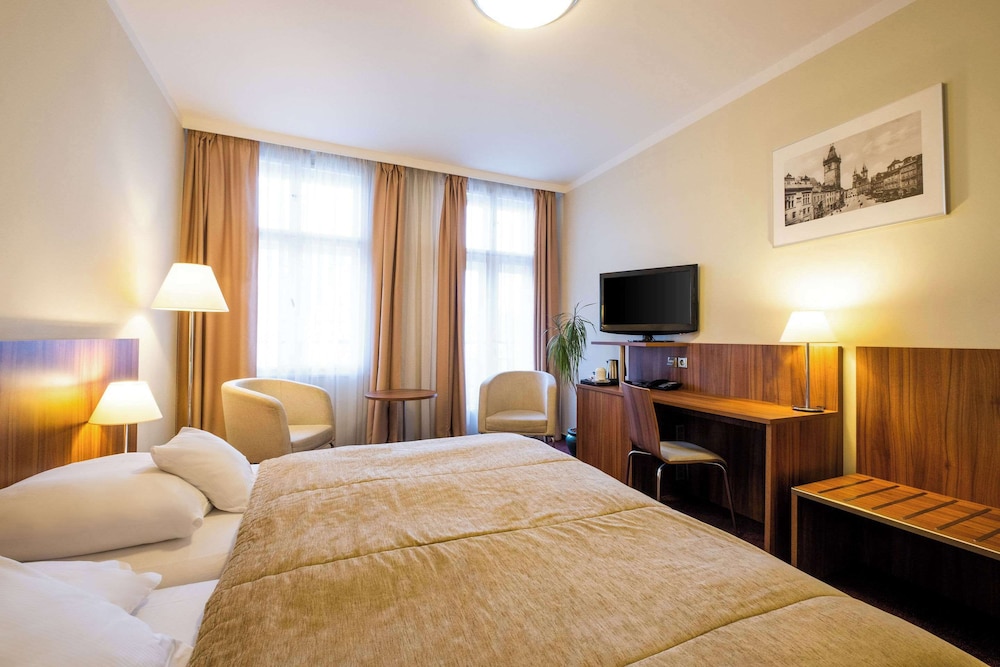 Superior Room, 1 Double Bed, Non Smoking thumbnail 6