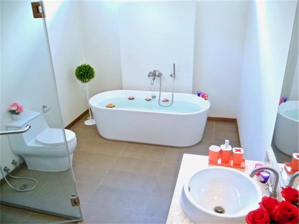 Villa, 2 Bedrooms, Poolside photo 3