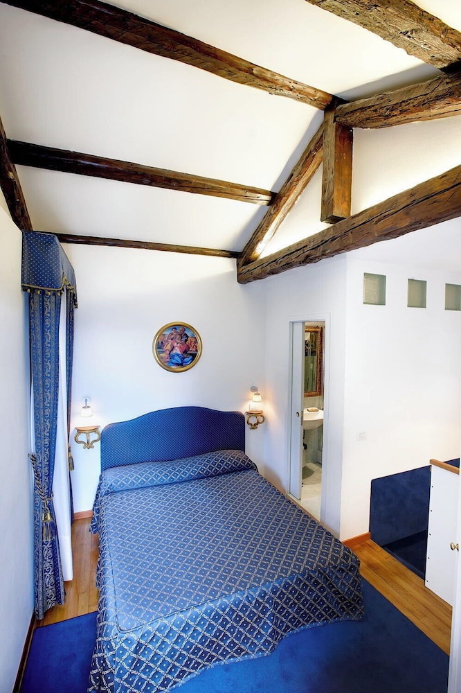 Classic Double Room photo 3