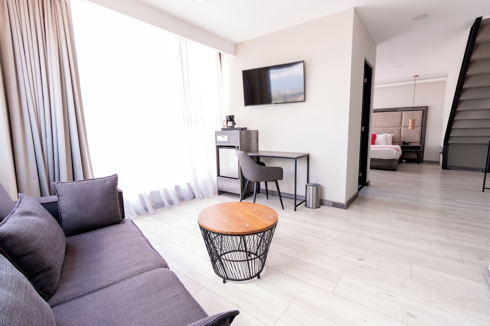 Business Suite photo 3