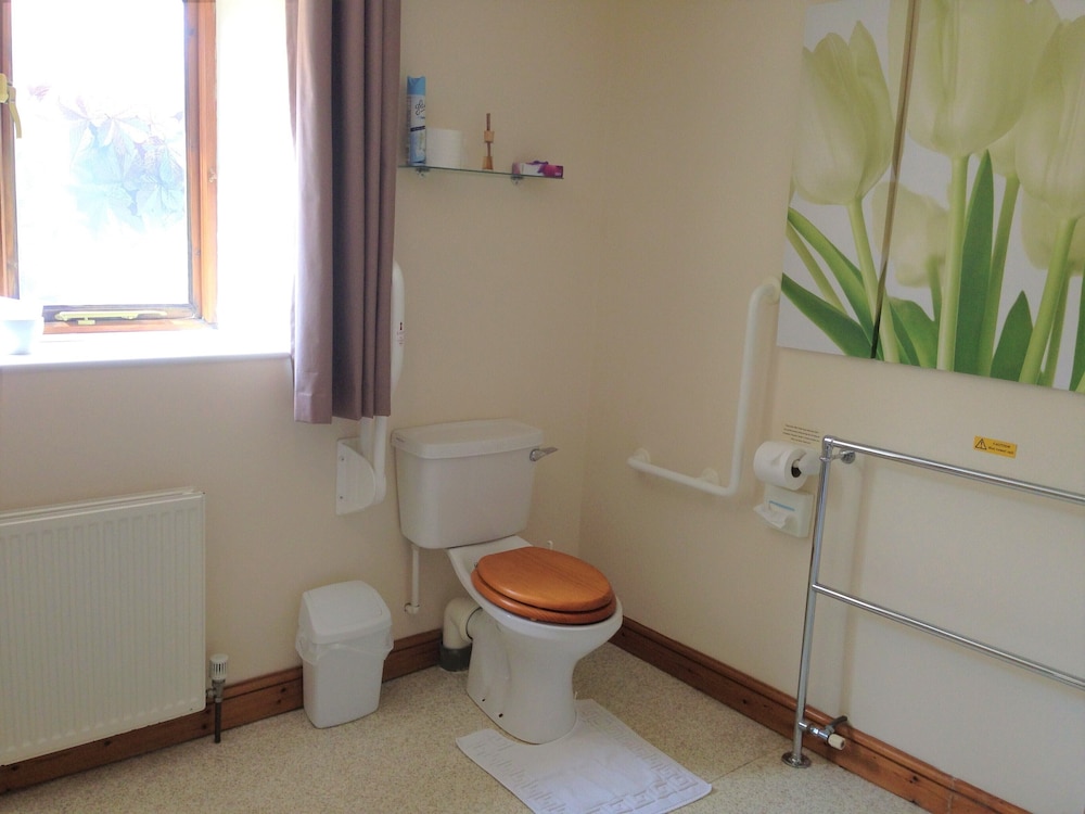 Standard Twin Room, Ensuite photo 2