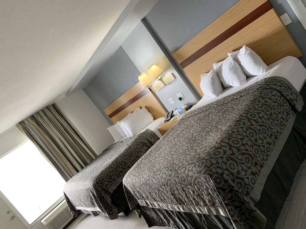 Basic Room, Multiple Beds, Ocean View - Photo 2