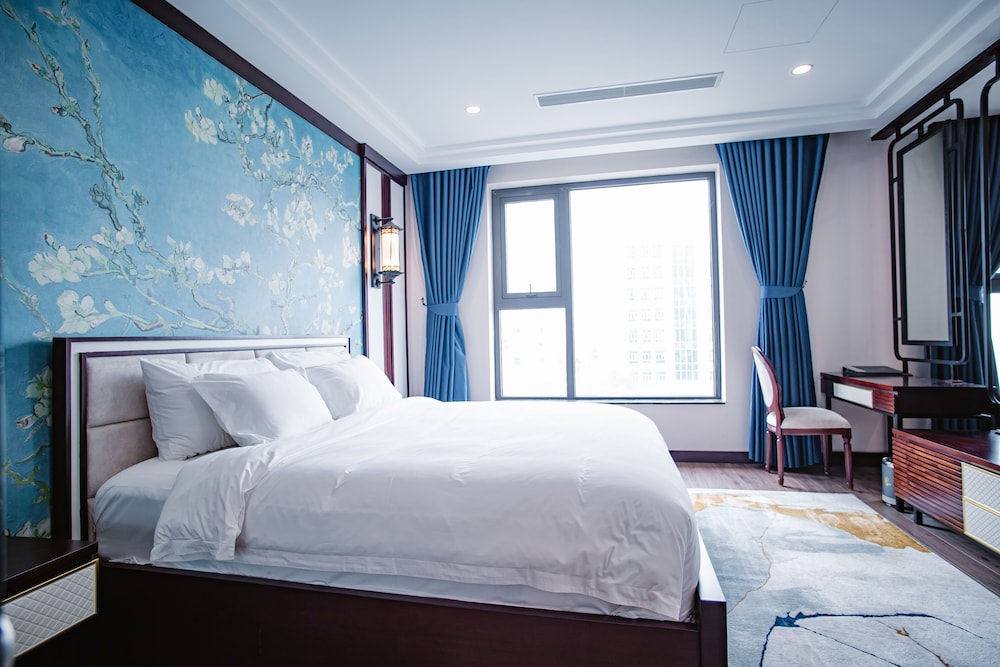 Business Suite Room