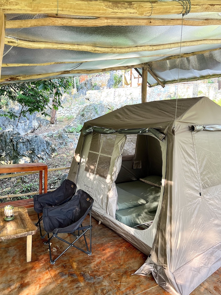 Panoramic Tent, 1 Queen Bed, Lake View, Lakeside photo 1