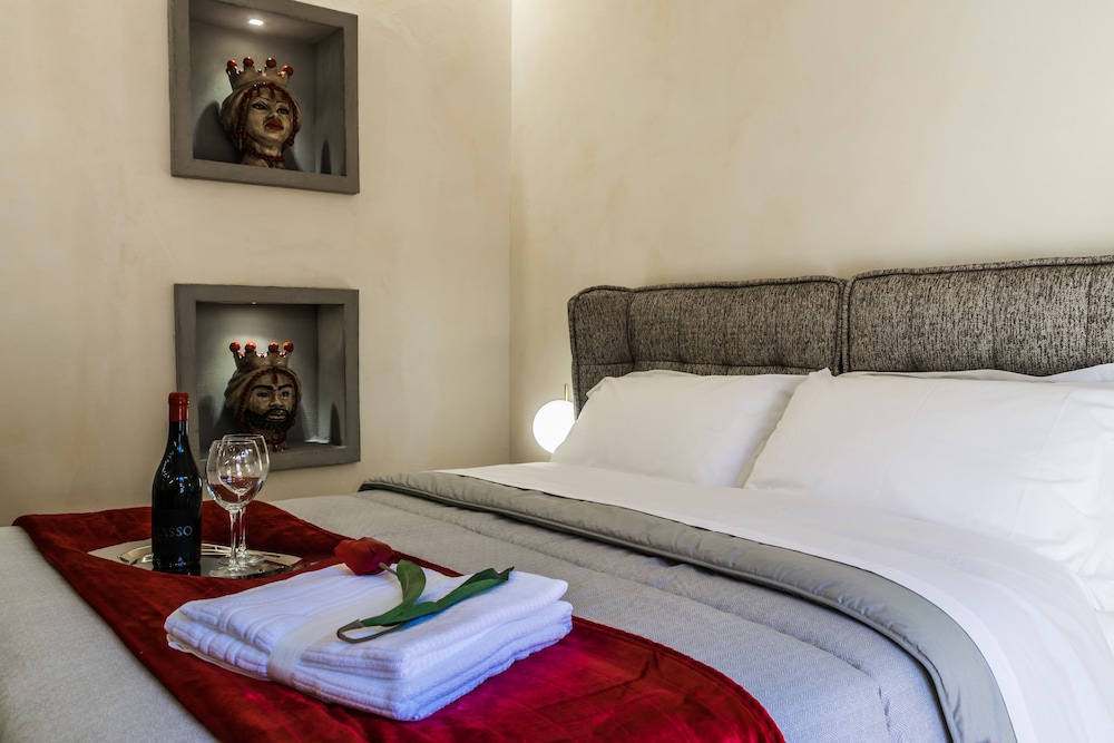 Deluxe Suite - Photo 11
