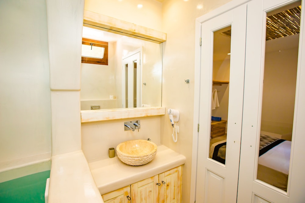 Grand Suite, Sea View (Indoor jetted tub/private jetted pool) - Photo 5