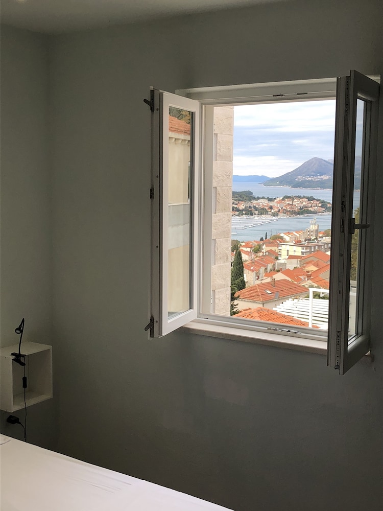 Standard Double Room, 1 King Bed with Sofa bed, Bay View photo 3