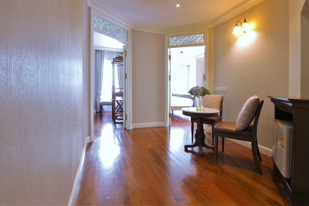 Jacuzzi Suite River View thumbnail 6