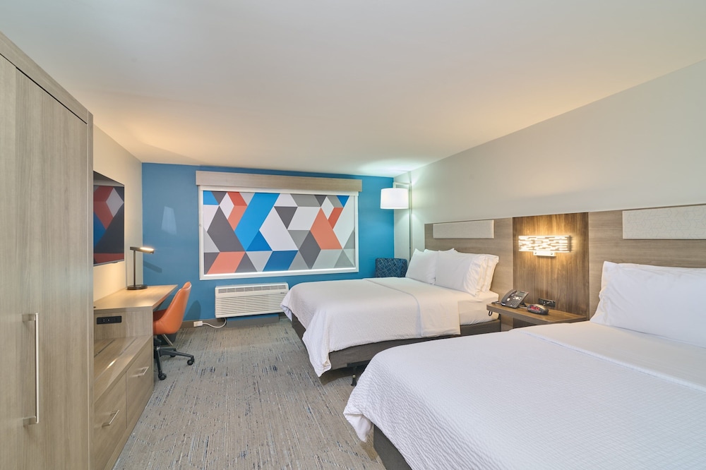 Suite, 2 Queen Beds photo 1
