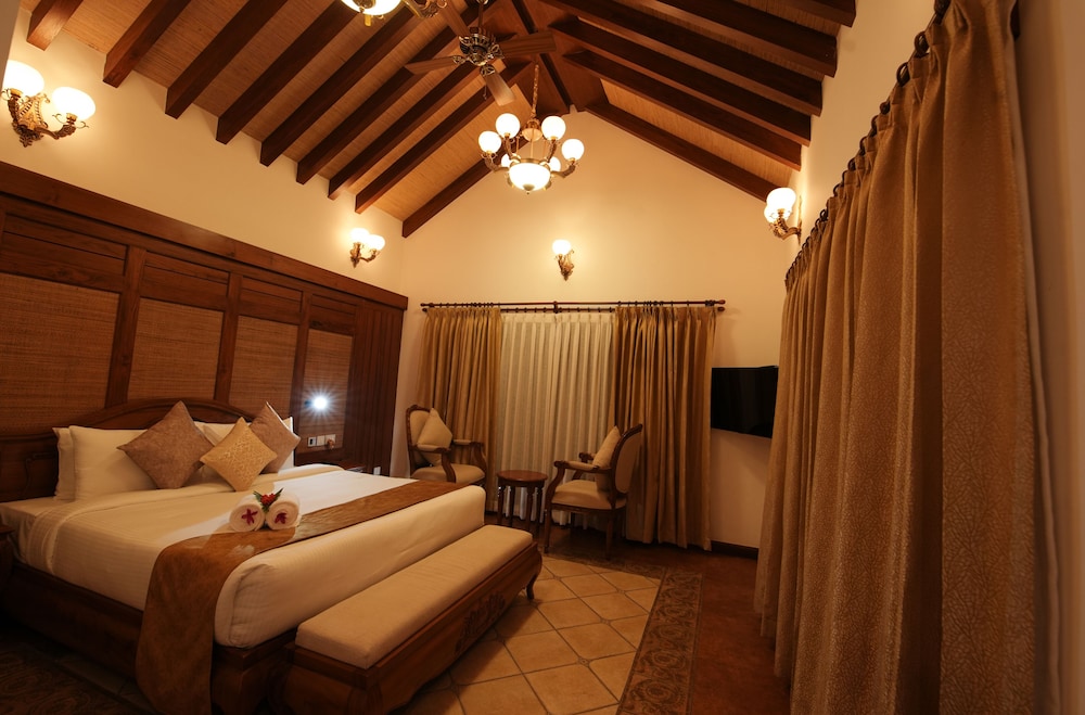 Presidential Studio Suite, 1 King Bed, Lake View, Lakeside