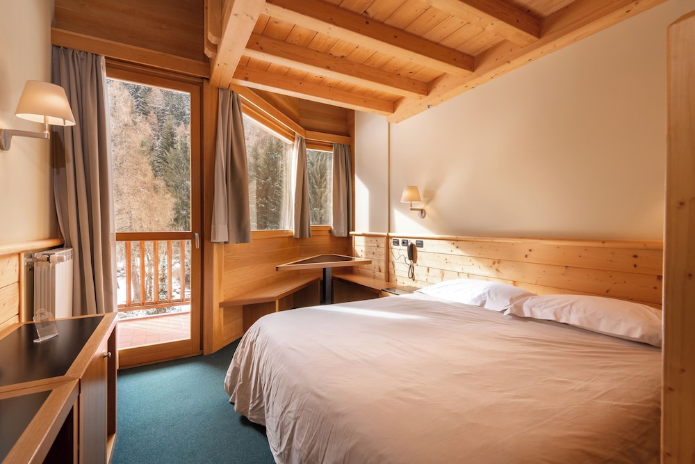 Family Duplex, Multiple Beds