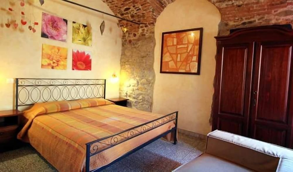 Basic Triple Room, Multiple Beds photo 1