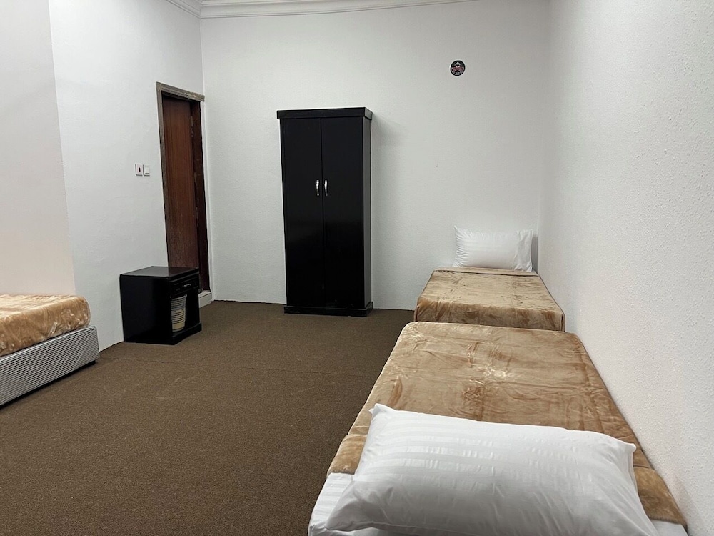 Basic Triple Room photo 1